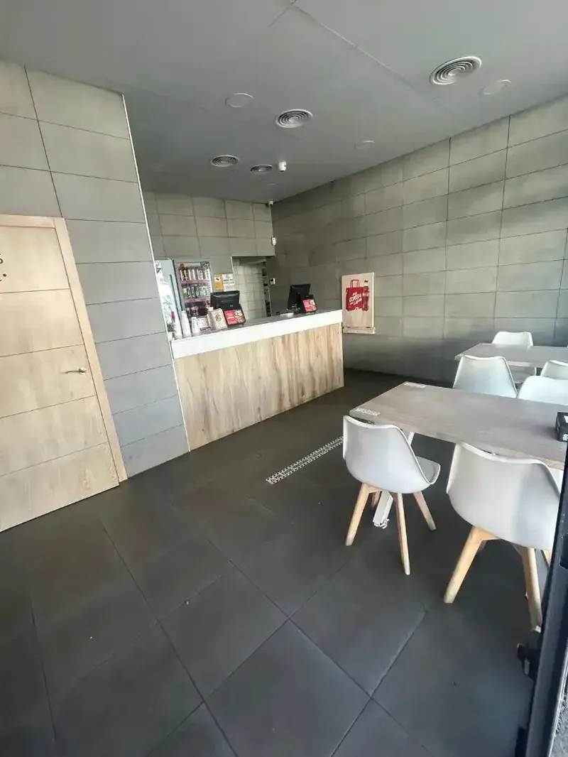 Local comercial en Estepona - Imagen