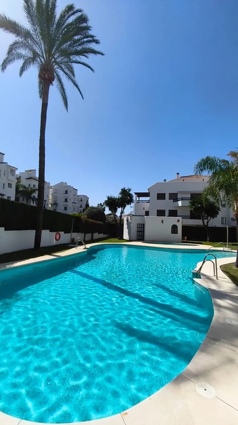 Piso de 1 habitación en Estepona - Imagen